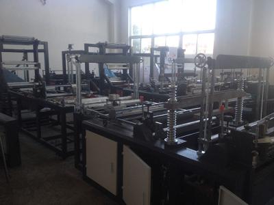 China Fruit Bag Full Automatic Non Woven Bag Making Machine Low Power Consumption ZXL-B700 for sale