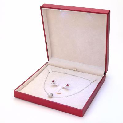 China Handmade Custom Logo Printed Plastic LED Light Jewelry Box For Necklace Earring Ring Set Box With LED Light for sale