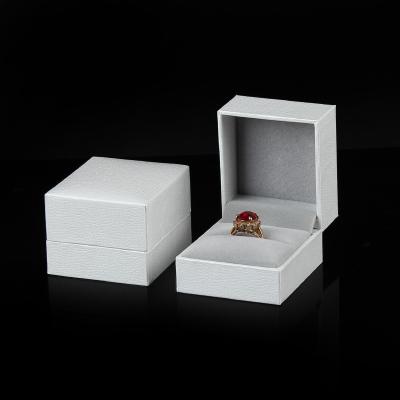 China Panduora Handmade Pure White Leatherette Paper Ring Box Packaging Jewelry Box Set for sale