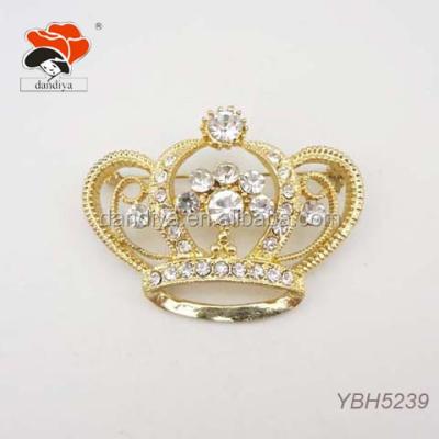 China Royal ALLOY gold temperametal diamante crown brooch for wedding or engagement for sale