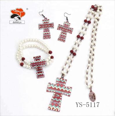 China Vintage Red Aztec Print Necklace Echerry Flower Cross Cross On Beaded Necklace for sale