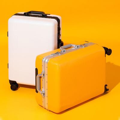 China Wholesale Custom Fashionable Interesting Promotional Fit High Quality PC Trolley Case Suitcase for sale