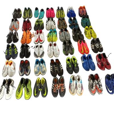 China Popular Wholesale Original Mens Used Soccer Shoes Stock for sale