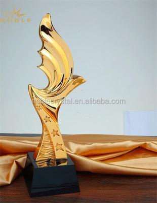 China Custom Engraved Europe Unique Design Resin Craft Resin Trophy Awards for sale