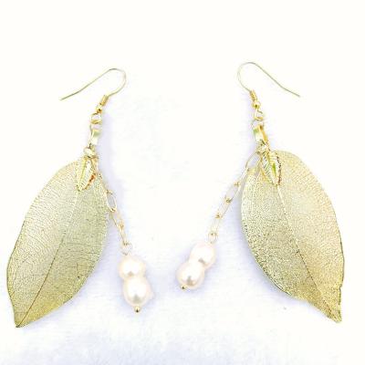 China FASHIONABLE Wholesale Drop E271 Geometric Earring Real Leaf Brass Around Full Long Freshwater Pearl Jewelry for sale