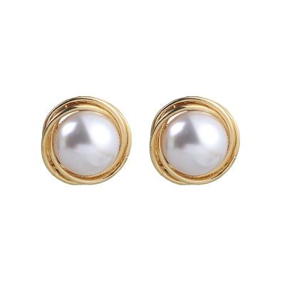 China FASHIONABLE Natural Freshwater Pearl Jewelry Genuine Pearl Button Earring for sale