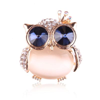 China Pin Scarves Shawl Clip For Women Ladies Beauty Brooch Owl Shape Rhinestone Covered Crystal Fashion Bracelet Jewelry Brooch Pin for sale