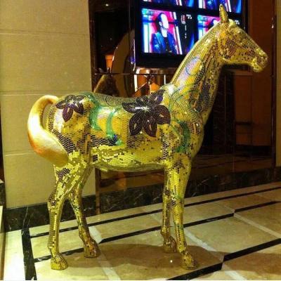 China Wholesale Modern Art Sculptures Anime HORSE Parquet Porcelain Air Leather Pod for sale