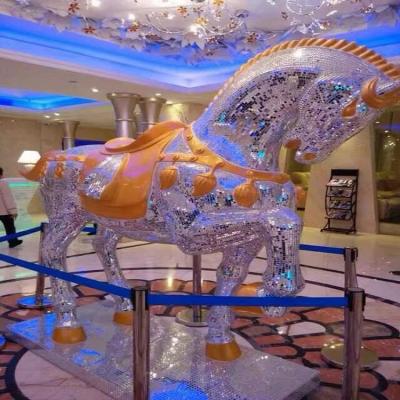 China Parquet Animal Statue Casts Mosaic Resin Gold Life Size Horse For Sale Gold And Silver for sale