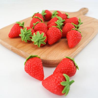 China Artificial Mud Kit Simulation PVC Strawberry Fruit Model Party Kitchen Wedding Decoration for sale