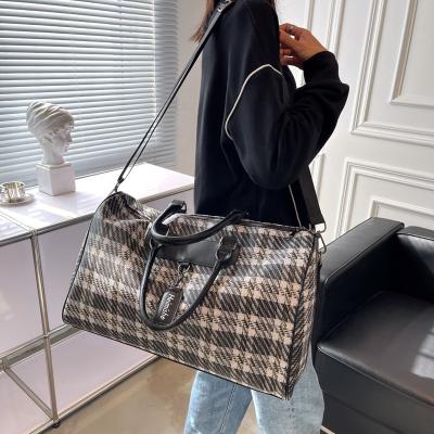 China Multifunctional Striped Woolen Fabric Knit Personality Retro Fashion Weekend Business Duffle Sling Durable Messenger Tote Travel Bag Large for sale