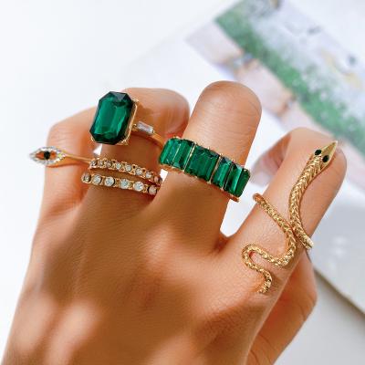 China Hiphop 2022 New Design Luxury Vintage Rings Zircon Rhinestone Snake Rings Set Green Crystal Gold Plated Ring Women Jewelry Set for sale