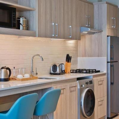 China Hotel Mini Kitchen Cabinet Sets  Modern Wood Custom Design Kitchen Furniture Apartment Use for sale