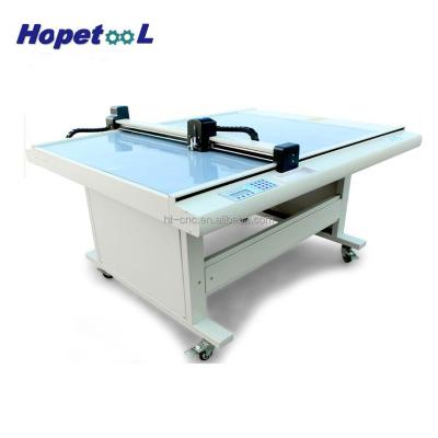 China Garment Shops Good Sale High Precision Paper , Plastic Board Flatbed Cutter Plotter for sale