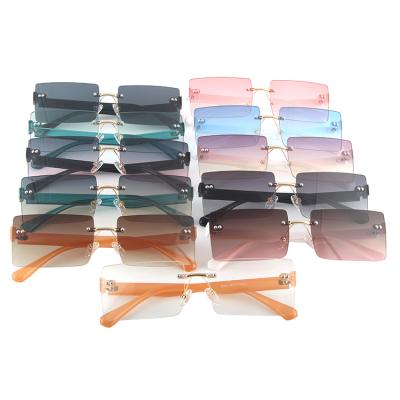 China Low Price Type Sunglasses 2022 New Fashion Personality Color Gradient Rectangle Sunglasses Women Retro for sale