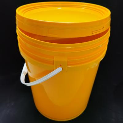 China Eco-friendly small clear plastic food grade buckets with lidsColor can be customized to open mold customization for sale