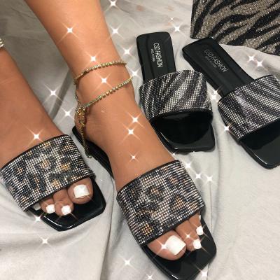 China 2022 Fashion Summer Women's Bling Rhinestone Sandals and Purse Trend Sets Fashion Party Casual Slippers Sandals Handbags Match Set for sale