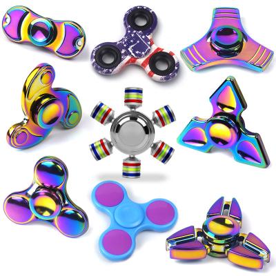 China OEM Metal EDC Toy Stocking Stuffer Gift Coloful tri-stuffy person spinner hand spinner for sale