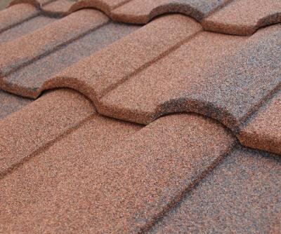 Cina Building Material anti-fade roof tile color harvey metal stone coated steel roofing tiles in vendita