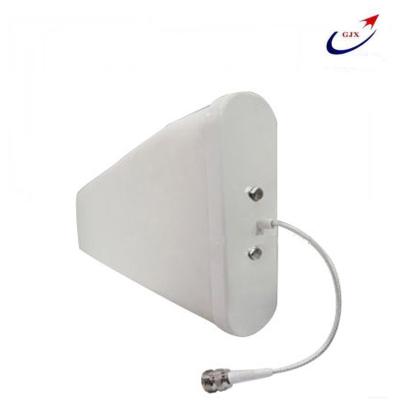 China Log Periodic Outdoor LTE 698-2700MHz 11dBi N Female White ABS Yagi Antenna for sale