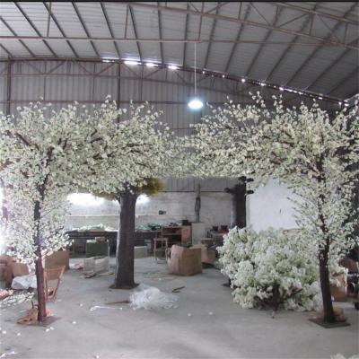 China Wedding Decoration Wedding White Cherry Blossom Tree Arches Artificial for sale