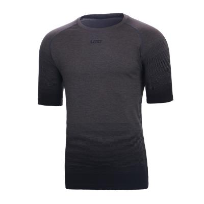 China Solid color breathable sports T-shirt GYM men's seamless compression bodybuilding shirts for men wholesale for sale