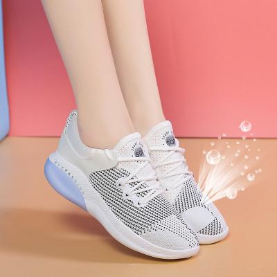 China Wholesale Breathable Loose Pink Shoes Women Sport 3D Knitting Sport Flat Women Sneaker Flat Shoes for sale