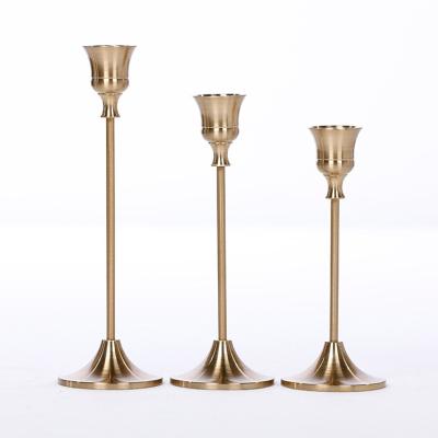 China Classic Set of 3 Gold Candle Holders Decor Candle Holder Gold Metal Decorative Candle Holder for sale