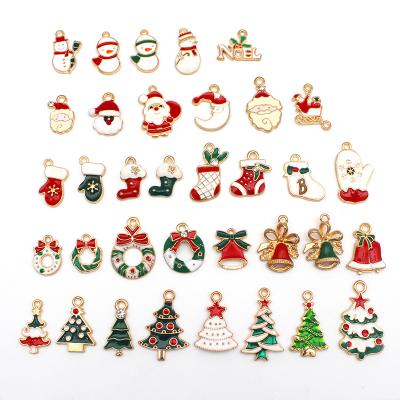 China Promotional Christmas Trees Snowmen Stocking Gifts / Souvenirs / Pendant Business Gift For DIY Jewelry Making Necklace Bracelet Earring Opens Christmas Charms Pendant for sale