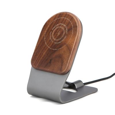 China 2021 New Design Smart Recognition For iPhone 11 12 Universal Wireless Fast Charging Cell Phone Qi Charger Stand 10W/15W Custom Logo for sale