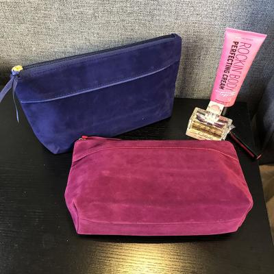 China Fashion Customized Color Logo Soft Luxury Beauty Makeup Bag Velvet Cosmetic Bag Pouch With Zipper for sale