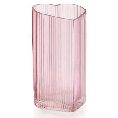 China Art Deco Decorative Crystal Vase for Table Centerpieces Home Wedding Recycled Glass Vases Heart Shaped Stained Glass Vase for sale