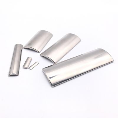 Cina Industrial Magnet 20 Years Factory Direct Selling Rare Earth Half Round Neodymium Magnet in vendita