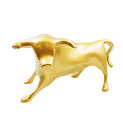 China China Wholesale Luxury Living Room Ornament 3d Pieces Office Home Metal Decor Cow Statue for sale