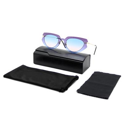 China Newest Fashion Sunglasses Designs Trending Unisex Large Plastic Lens Cat Eye Sunglasses With Colorful Frame UV400 PC Packaging for sale