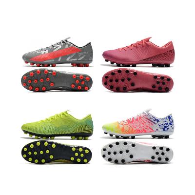 China Fashion\Comfortable\Durable Soccer Boots Latest Fashion Newest Colorful Wholesale Outdoor Indoor Soccer Shoes Professional Soccer Boots Soccer Shoes for sale