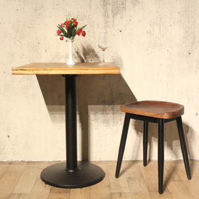 中国 News Design Restaurant Cafe Bistros Umpire Chair Metal Iron Legs Small Solid Wood Seat Stool Chairs Bar 販売のため