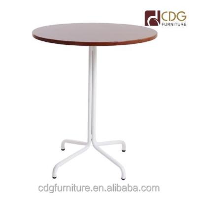 China Modern Design Durable Metal Cafe Tables And Chairs for sale