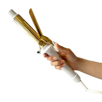 Chine Golden Hair Curling Iron with LCD Intelligent Control Negative Ion for Antiscalding Professional Styling à vendre