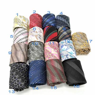 China Silk Tie With Cloth Special Folding Fashion Custom Half Pleated Mens Silk Folding Ties For Business Wedding Special Occasion 9.5cm for sale