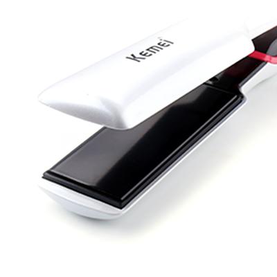 China Hotel Kemei KM-957 Flat Iron Hair Straightener PTC Hair Straightener Fast Heating Flat With Digital Display for sale