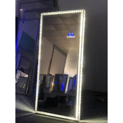 중국 Led Light Up Full Length Floor Mirror For Bedroom Salon 바니티 크리스탈 판매용