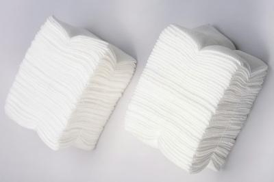 China CE ISO Superficies blandas de algodón estéril Mediciones médicas para compresas desechables en venta