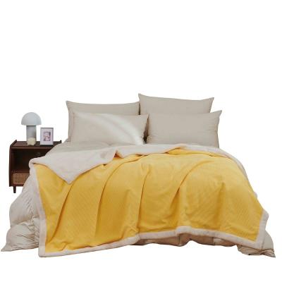 China Direct Selling Anti-Static Luxury Microfiber Quilting Soft Yellow Flannel Fleece Baby Throw Weighted Comforter Covering Bedspreads for sale