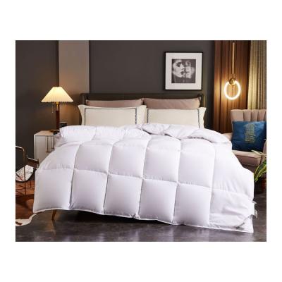 China High Quality Customized Soft White Hotel Home Winter Quilt Comforter Comforter Warm Comfortable Microfiber Polyester Comforter White Hotel for sale