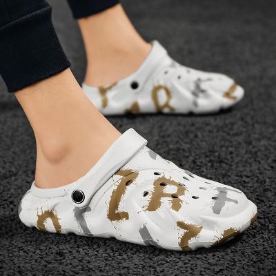 China Breathable Stylish Quick Drying Men Garden Shoes New Generation Lightweight EVA Men Clogs for sale