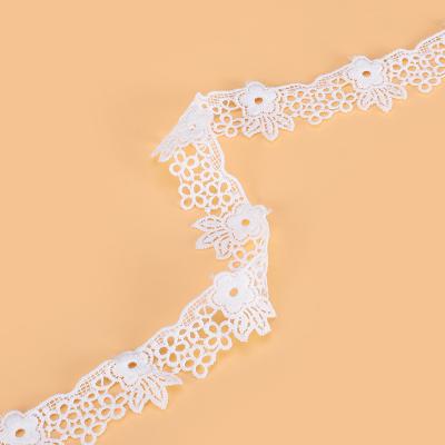 China Water Soluble White Color Polyester Lace Flower Shape Lace And Embroidered Bands For Women Wear for sale