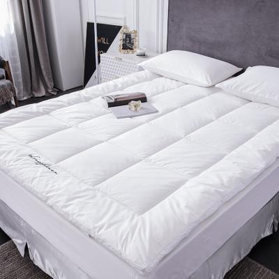 China Hotel Massage Bed Mattress Topper Waterproof OEM ODM ODM Bedding Set Linen for sale