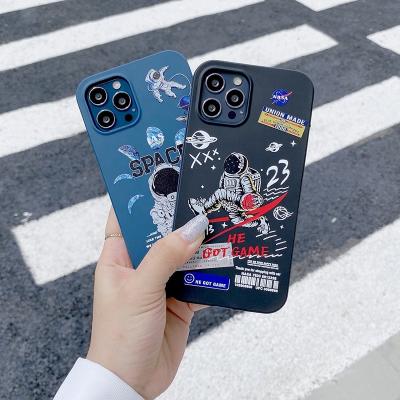 China Anti-drop cartoon astronaut case for iphone 13 max 12 pro xs xr max doodle cell phone case for sale