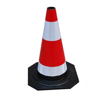 China Rubber For Folding Traffic Cone With Light Hot Selling High Quality Triangle Traffic Cone Folding Cone With Light for sale